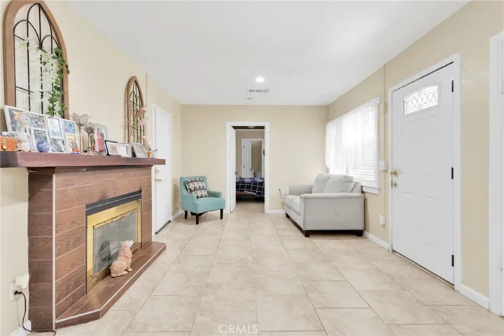 21998 Biloxi Road, Apple Valley, California 92307
