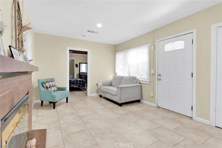 21998 Biloxi Road, Apple Valley, California 92307