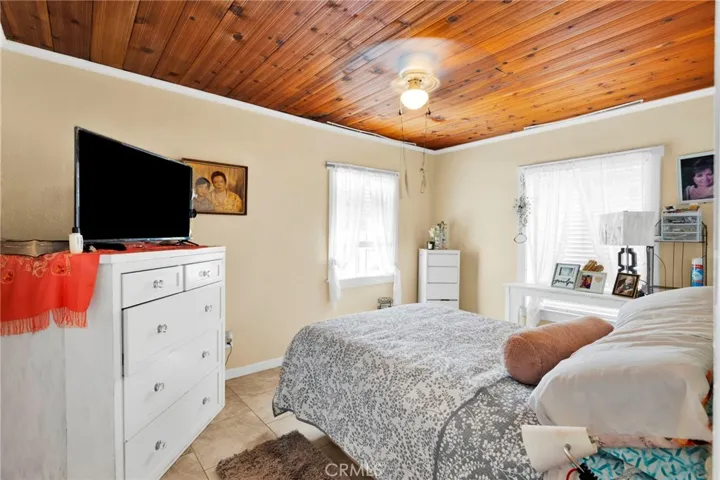 21998 Biloxi Road, Apple Valley, California 92307