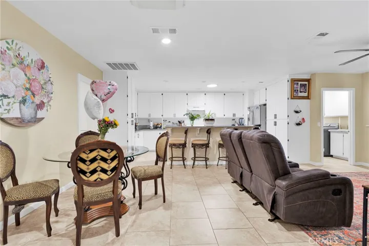 21998 Biloxi Road, Apple Valley, California 92307