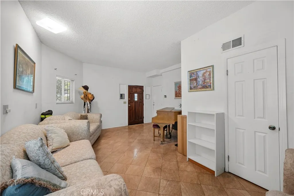 gallery-image 4