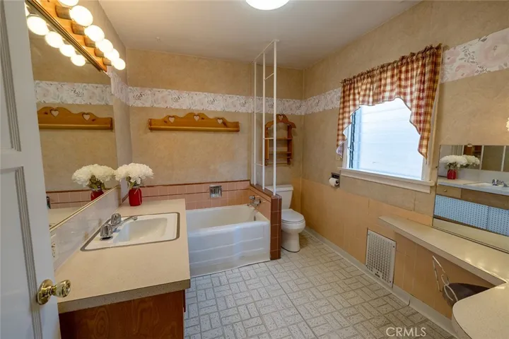 12225 Kerrwood, El Monte, California 91732