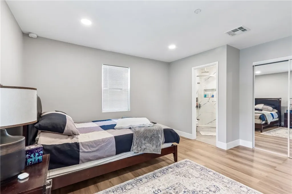 Main house bedroom 1