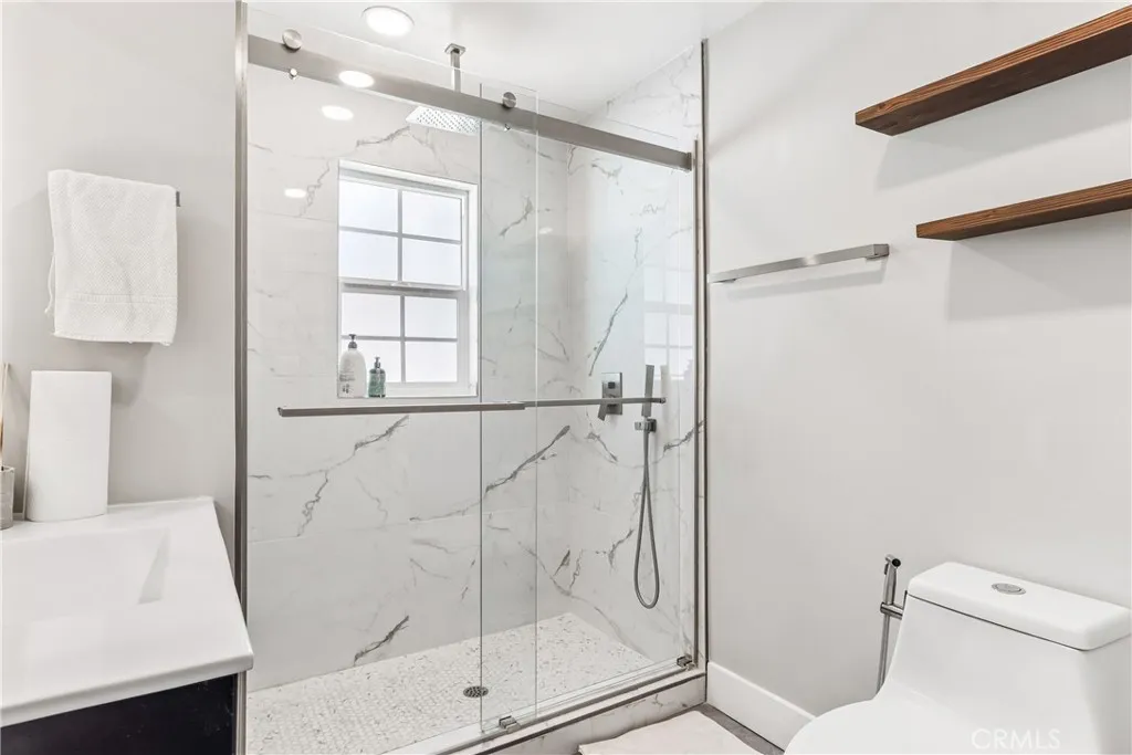 Main house bathroom 2