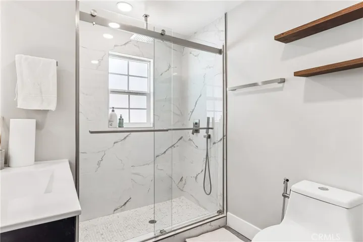 Main house bathroom 2