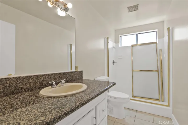 Upstairs Hallway Bathroom
