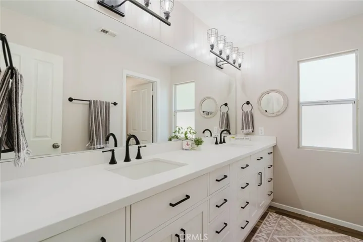 Hall Bathroom Upstairs