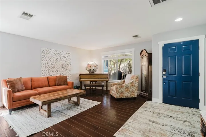 32480 The Old Road, Castaic, California 91384