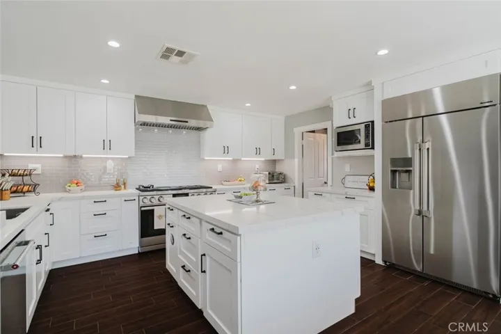 32480 The Old Road, Castaic, California 91384