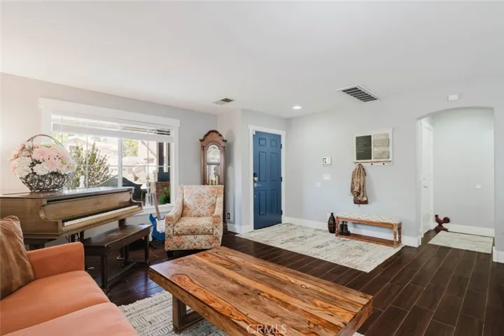 32480 The Old Road, Castaic, California 91384