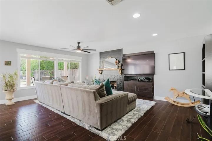 32480 The Old Road, Castaic, California 91384