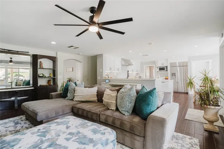 32480 The Old Road, Castaic, California 91384