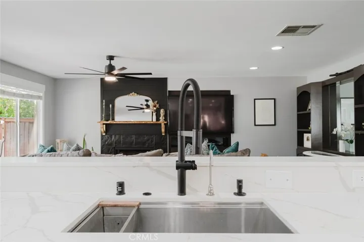 32480 The Old Road, Castaic, California 91384