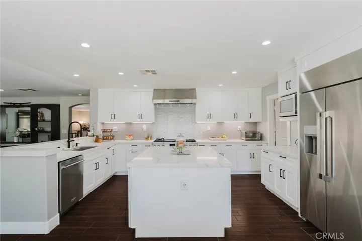 Start in the Kitchen First! Amazing Chef's Kitchen