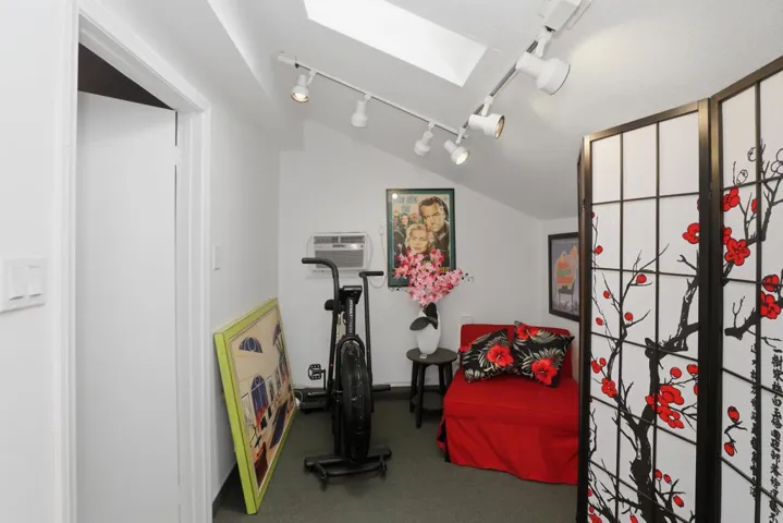 62-Room next to Garage