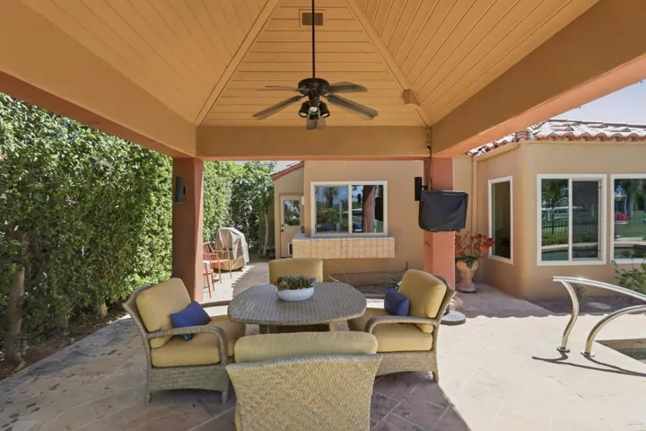 73-Patio