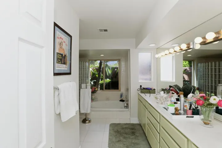 57-Bathroom
