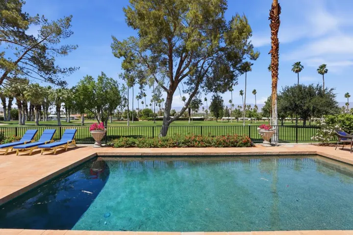76-Pool View