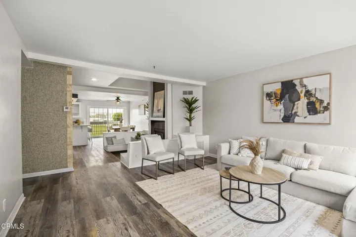 7-web-or-mls-UpmarketMedia_2835Har-18