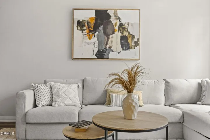10-web-or-mls-UpmarketMedia_2835Har-27
