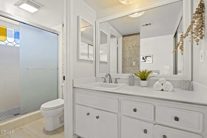 46-web-or-mls-UpmarketMedia_2835Har-141