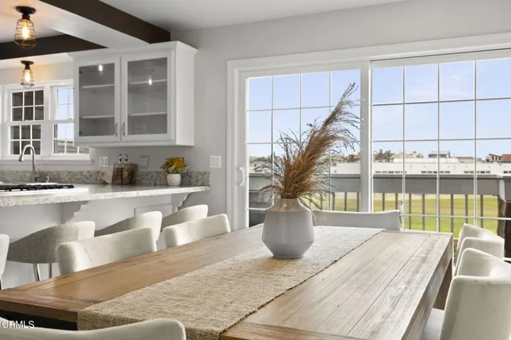 20-web-or-mls-UpmarketMedia_2835Har-54