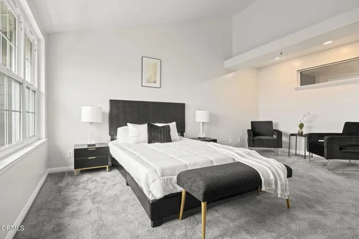 33-web-or-mls-UpmarketMedia_2835Har-102