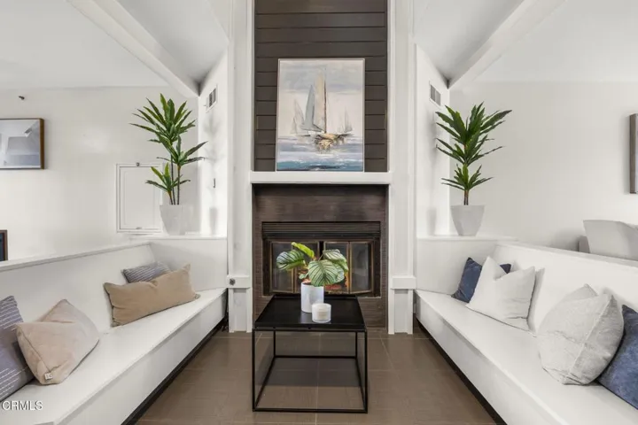 16-web-or-mls-UpmarketMedia_2835Har-44