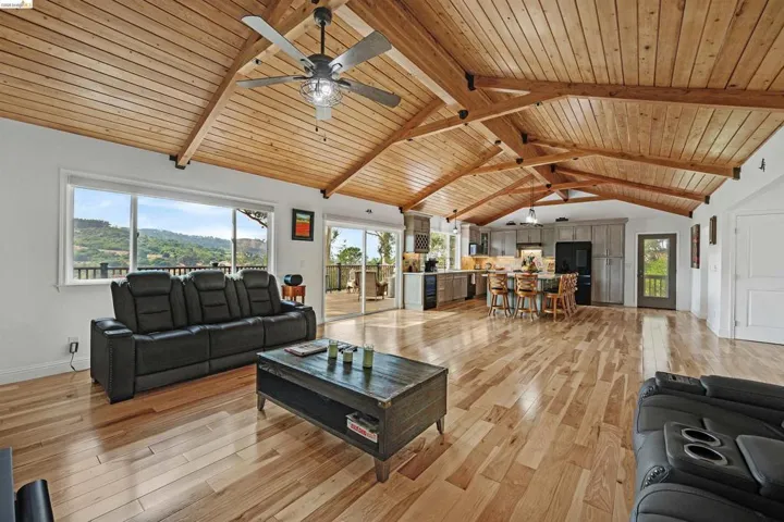 49 Christopher Ct, El Sobrante, California 94803