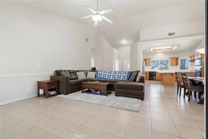 4651 W Morris Avenue, Fresno, California 93722