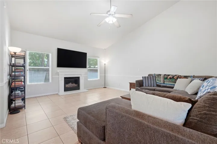 4651 W Morris Avenue, Fresno, California 93722