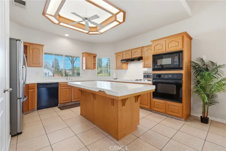 4651 W Morris Avenue, Fresno, California 93722
