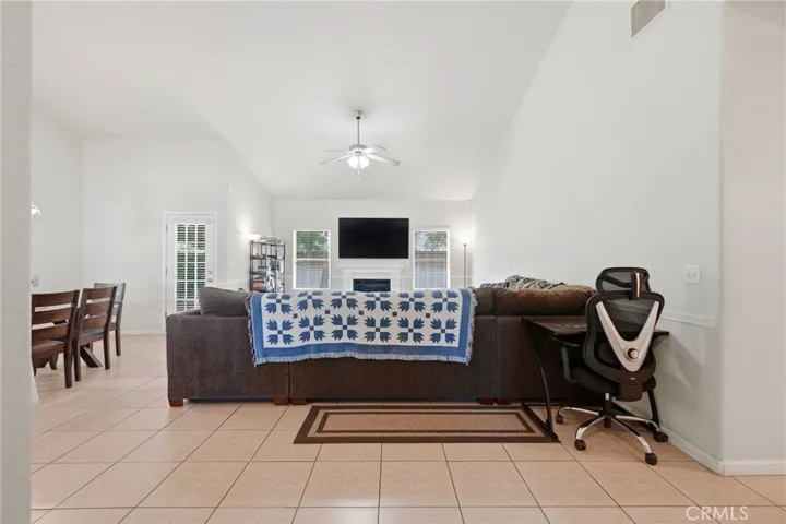 4651 W Morris Avenue, Fresno, California 93722