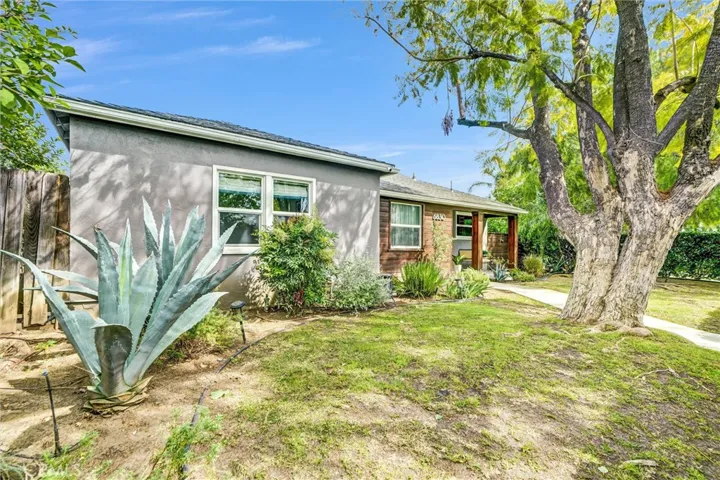 6830 Bothwell, Reseda, California 91335