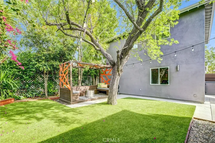 6830 Bothwell, Reseda, California 91335