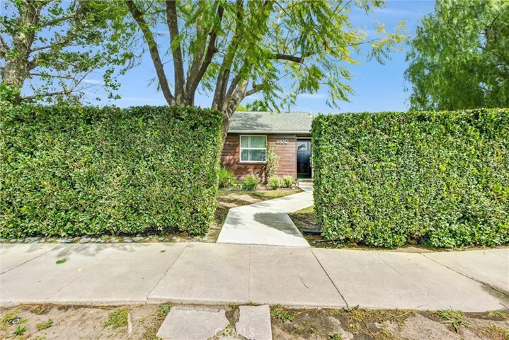 6830 Bothwell, Reseda, California 91335