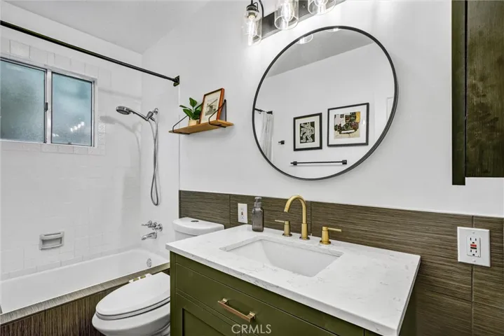 6830 Bothwell, Reseda, California 91335