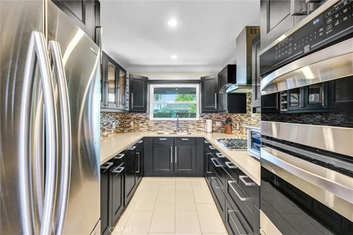 6830 Bothwell, Reseda, California 91335