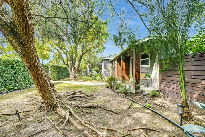 6830 Bothwell, Reseda, California 91335