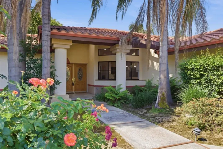 7313 Calle Los Manzanos, Bakersfield, California 93309