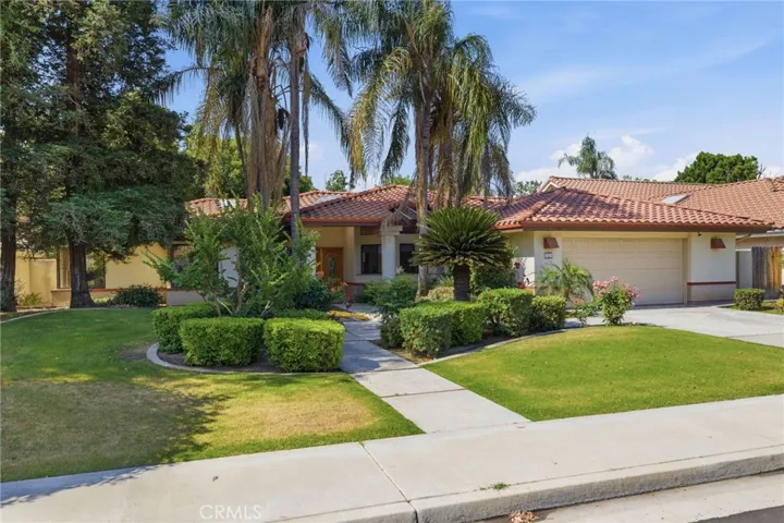 7313 Calle Los Manzanos, Bakersfield, California 93309