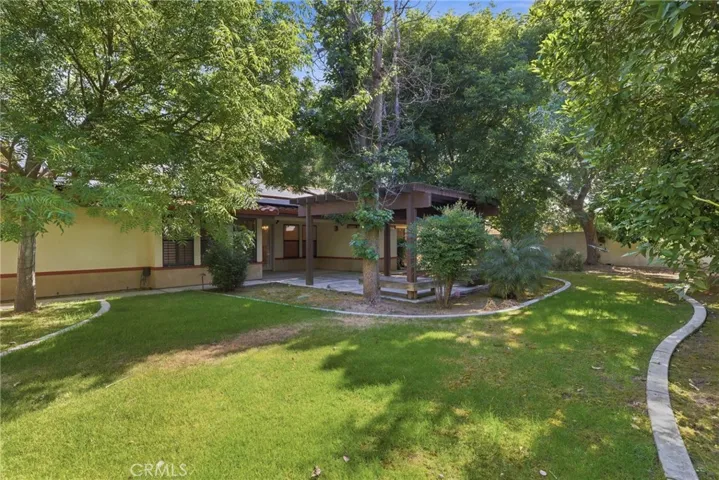7313 Calle Los Manzanos, Bakersfield, California 93309
