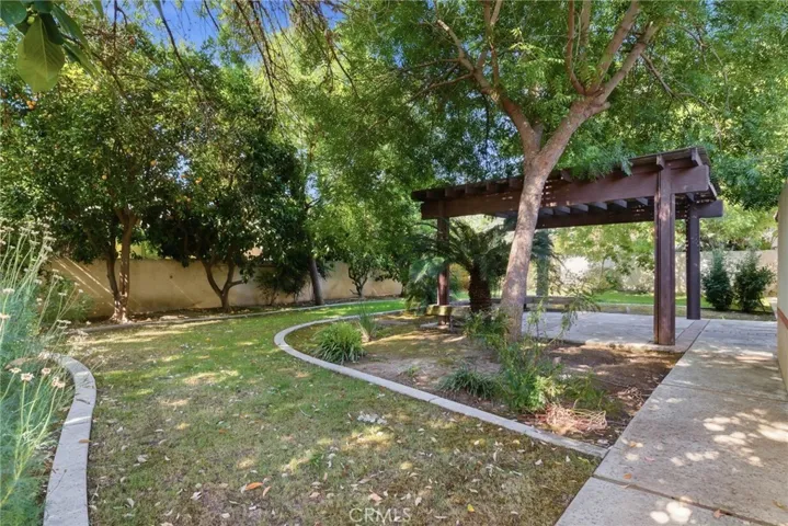 7313 Calle Los Manzanos, Bakersfield, California 93309