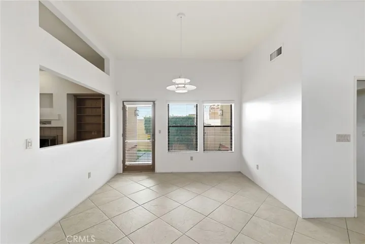 7313 Calle Los Manzanos, Bakersfield, California 93309