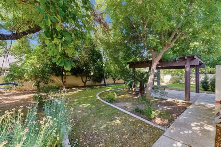 7313 Calle Los Manzanos, Bakersfield, California 93309