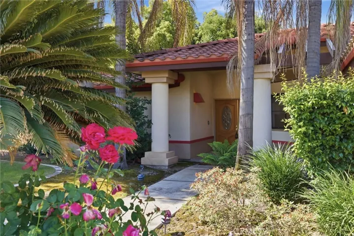 7313 Calle Los Manzanos, Bakersfield, California 93309