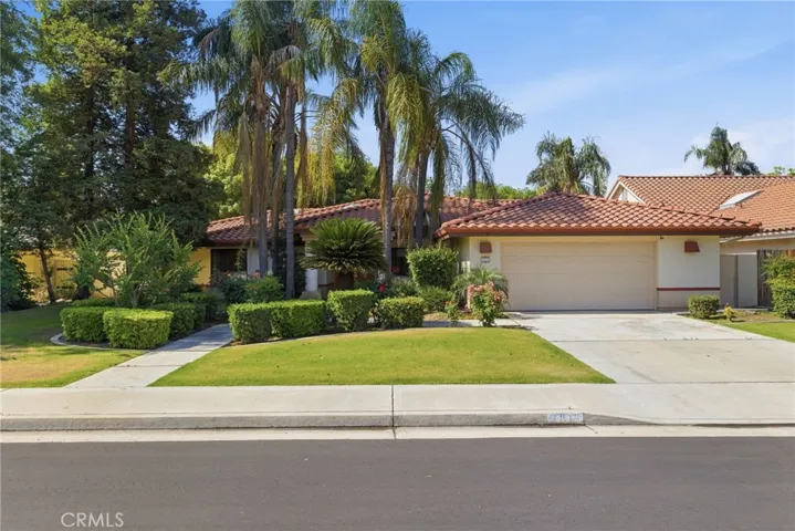 7313 Calle Los Manzanos, Bakersfield, California 93309