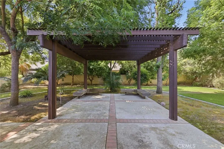 7313 Calle Los Manzanos, Bakersfield, California 93309