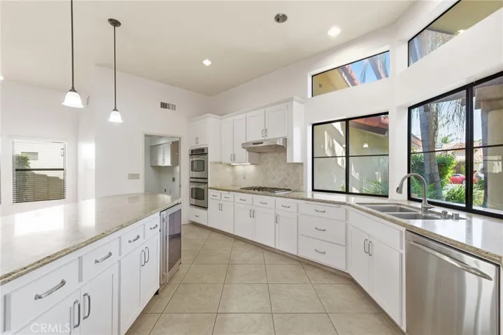 7313 Calle Los Manzanos, Bakersfield, California 93309