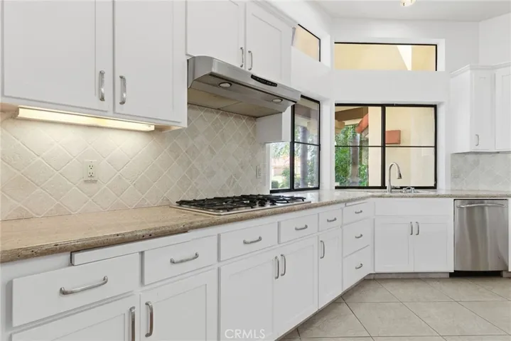 7313 Calle Los Manzanos, Bakersfield, California 93309